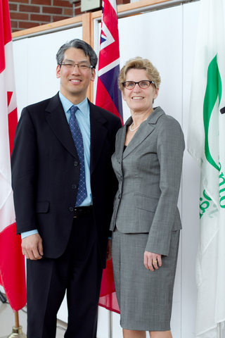 Tom with Minister Wynne at the launch of the Infinity Lab