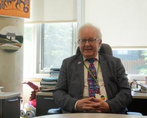 Dr. Peter Rumney