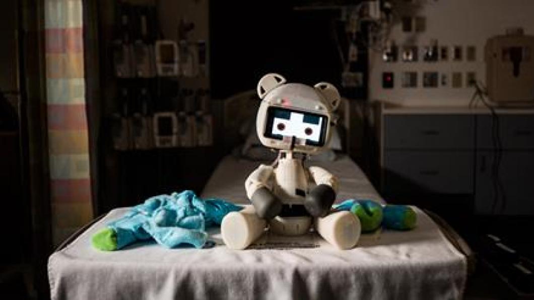 Can a robotic bear help kids in hospital feel better?